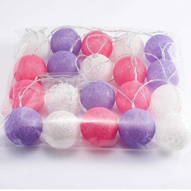 LED Lichterkette mit Baumwollkugeln