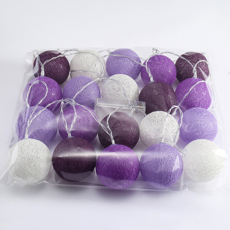 LED Lichterkette mit Baumwollkugeln